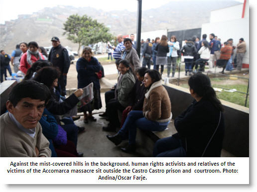 Accomarca - relatives outside Castro Castro