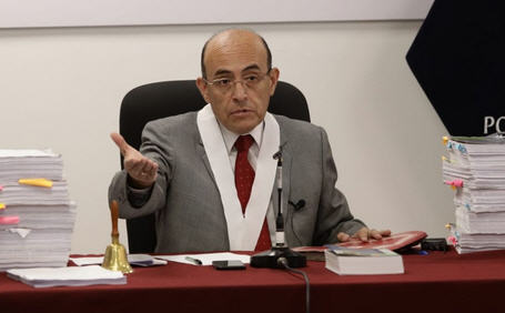 Justice Victor Zúñiga at the pre-trial custody hearings. Source: El Comercio